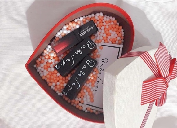 quà tặng son môi