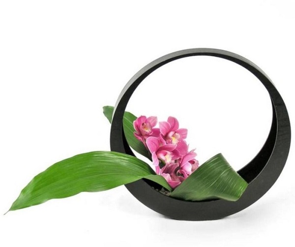 Cắm hoa lan dạng hình tròn