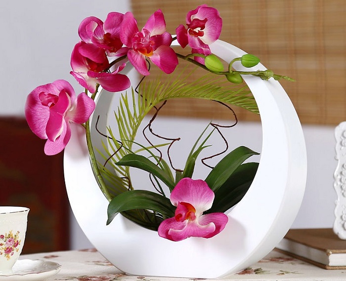 Cắm hoa lan dạng hình tròn