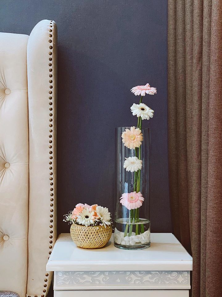 Sáng tạo cắm hoa đồng tiền trong lọ