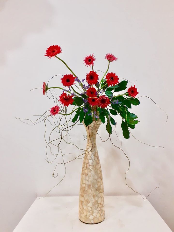 Mẫu cắm hoa đồng tiền lọ cao