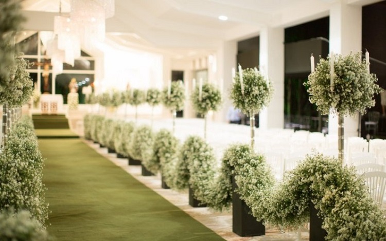 Trang trí đám cưới bằng hoa baby