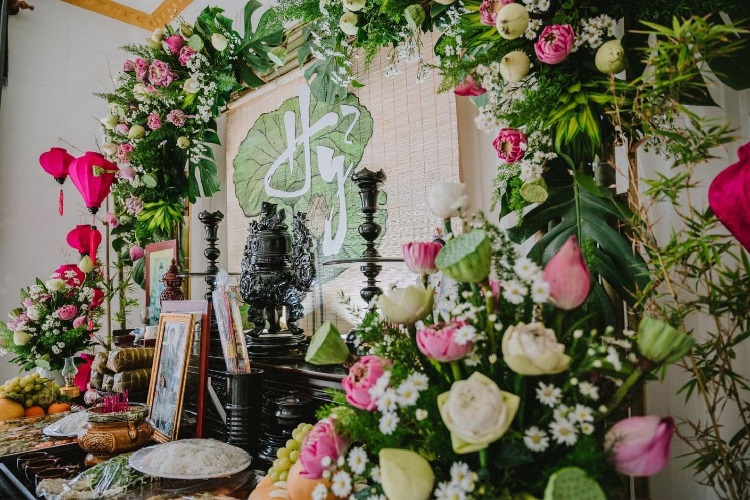 trang trí gia tiên bằng hoa sen