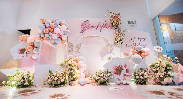 trang trí sinh nhật bằng hoa tươi