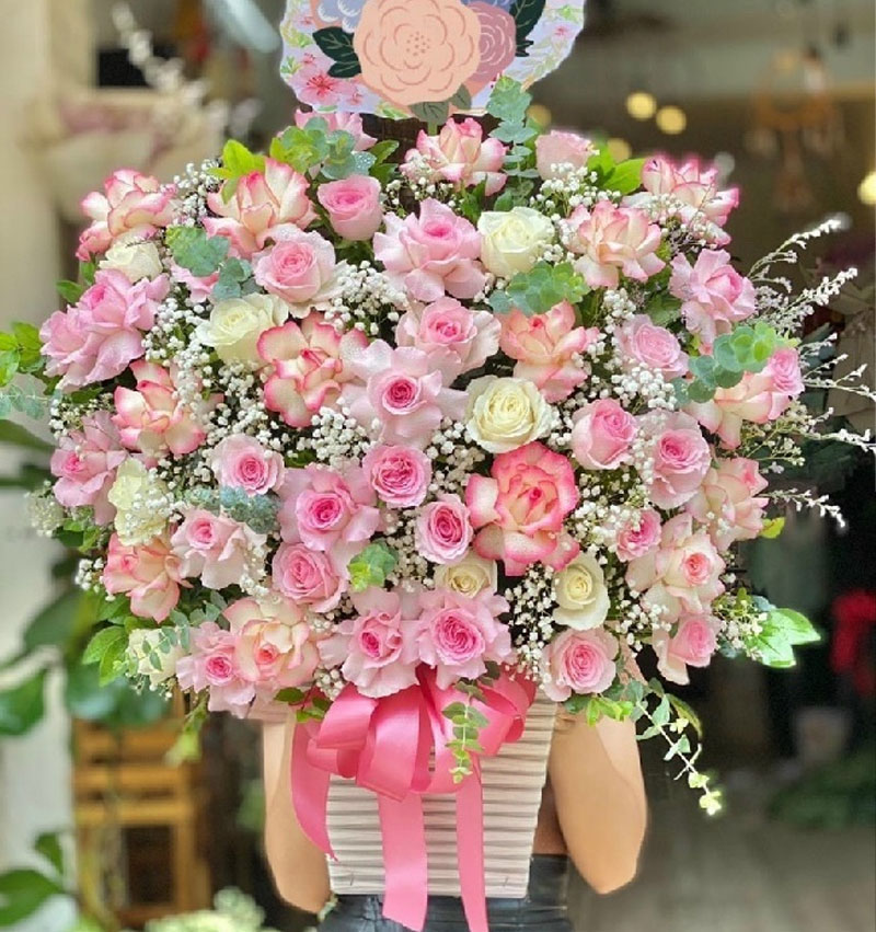 Noel có nên tặng hoa không? Gợi ý những mẫu hoa phù hợp