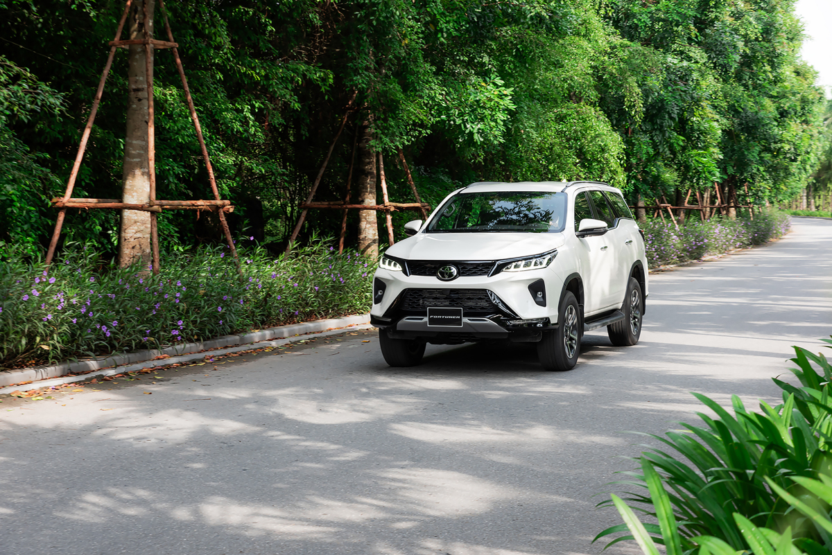 Fortuner-8