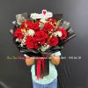 bó hoa hồng đỏ giấy đen đẹp bh4467