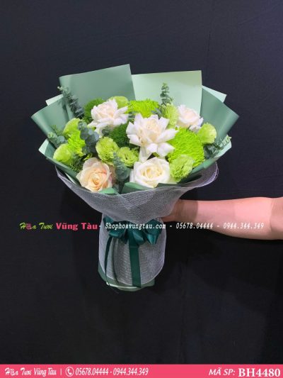 bó hoa mix tone xanh lá tại shop hoa vũng tàu bh4480